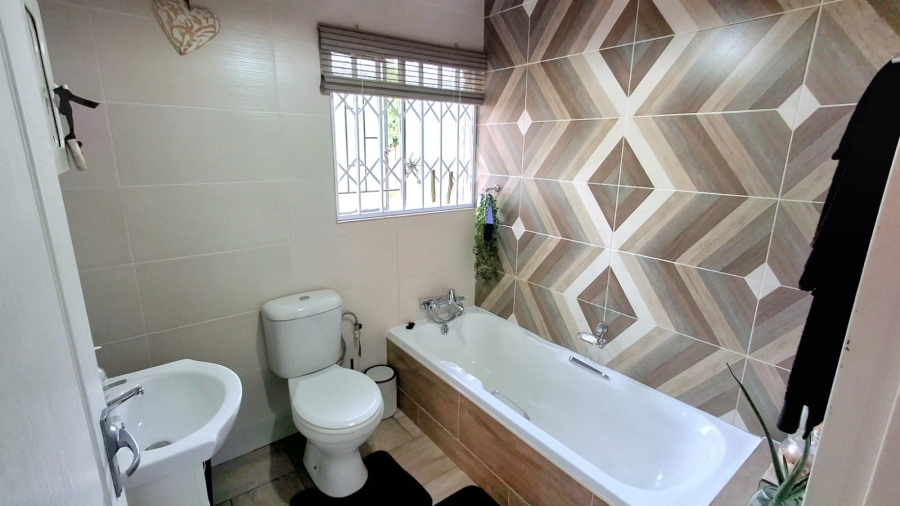 5 Bedroom Property for Sale in Vaalpark Free State